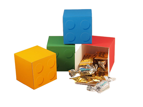 Lego-inspired printable favor boxes 